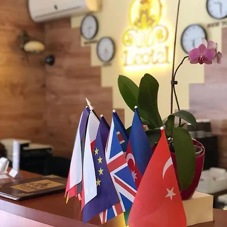 Leo Hotel