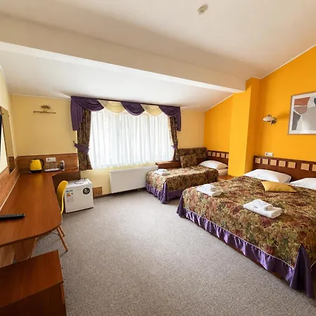 Leo Hotel