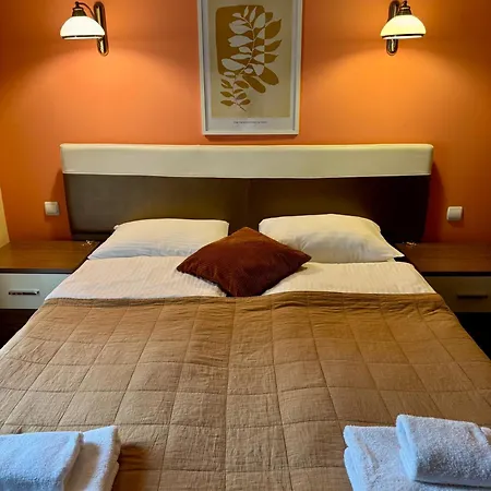 Leo Hotel